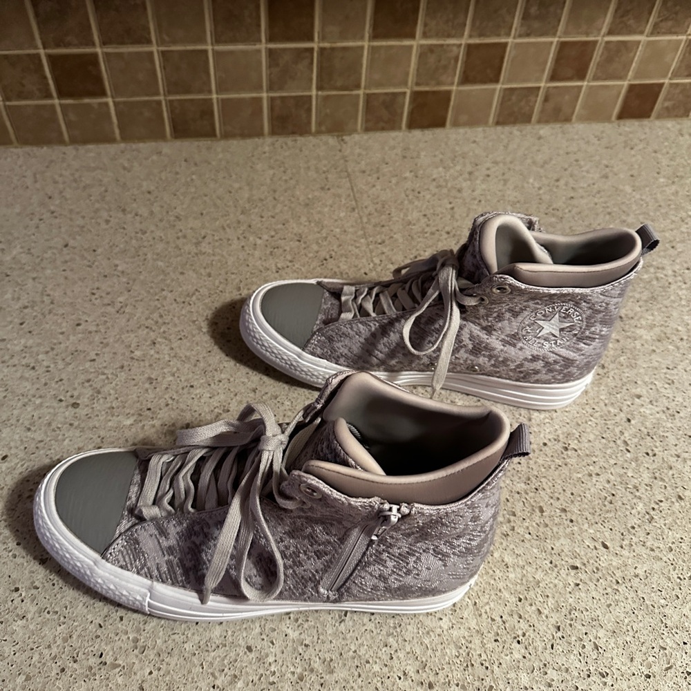 Converse Chuck Taylor Gray Patterned High-Top Sne… - image 4